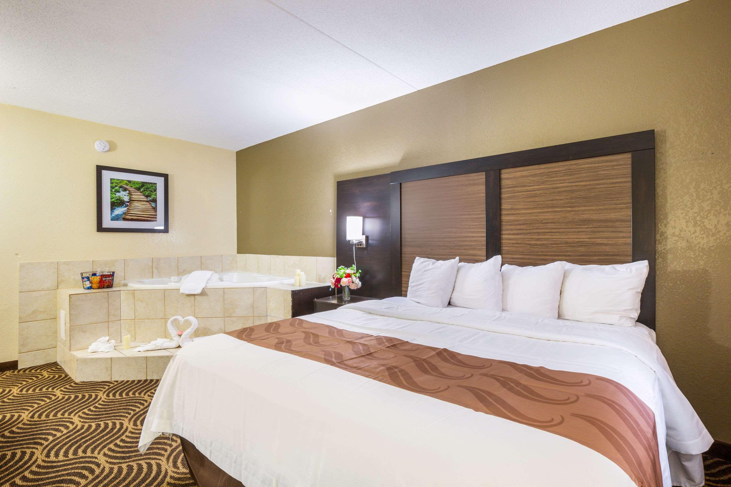 Quality Inn & Suites Florence - Cincinnati South Eksteriør billede