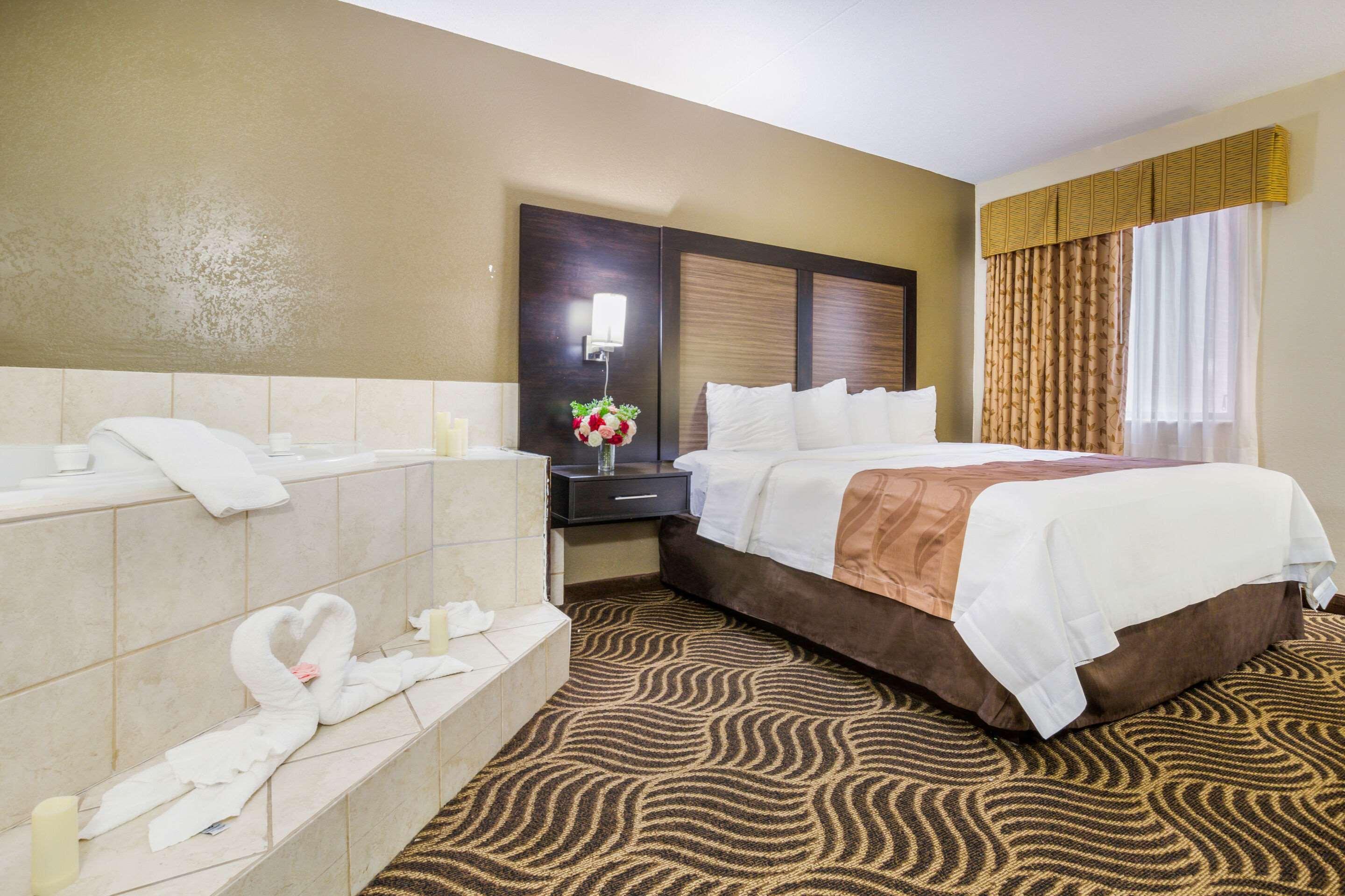 Quality Inn & Suites Florence - Cincinnati South Eksteriør billede