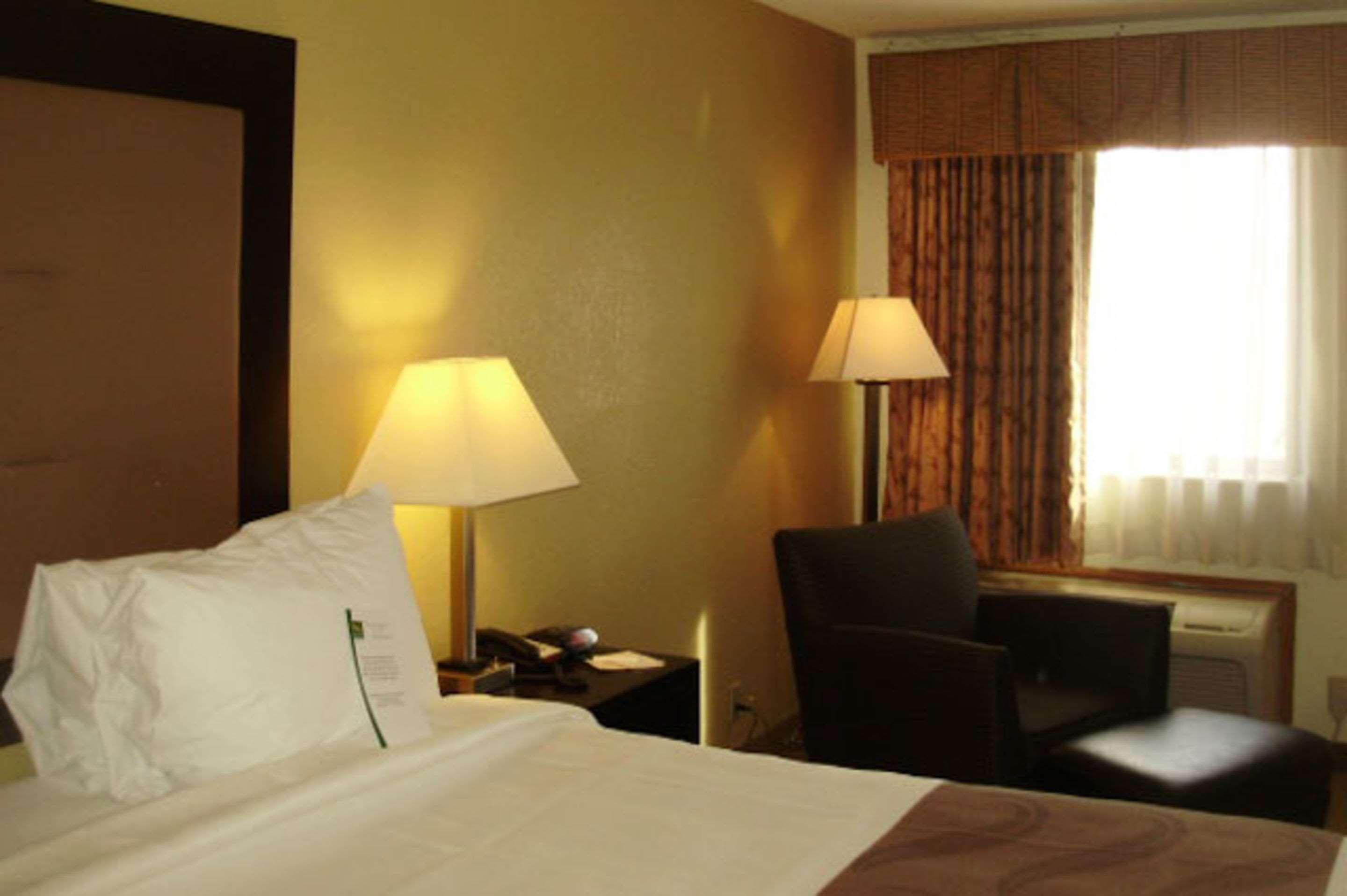 Quality Inn & Suites Florence - Cincinnati South Eksteriør billede