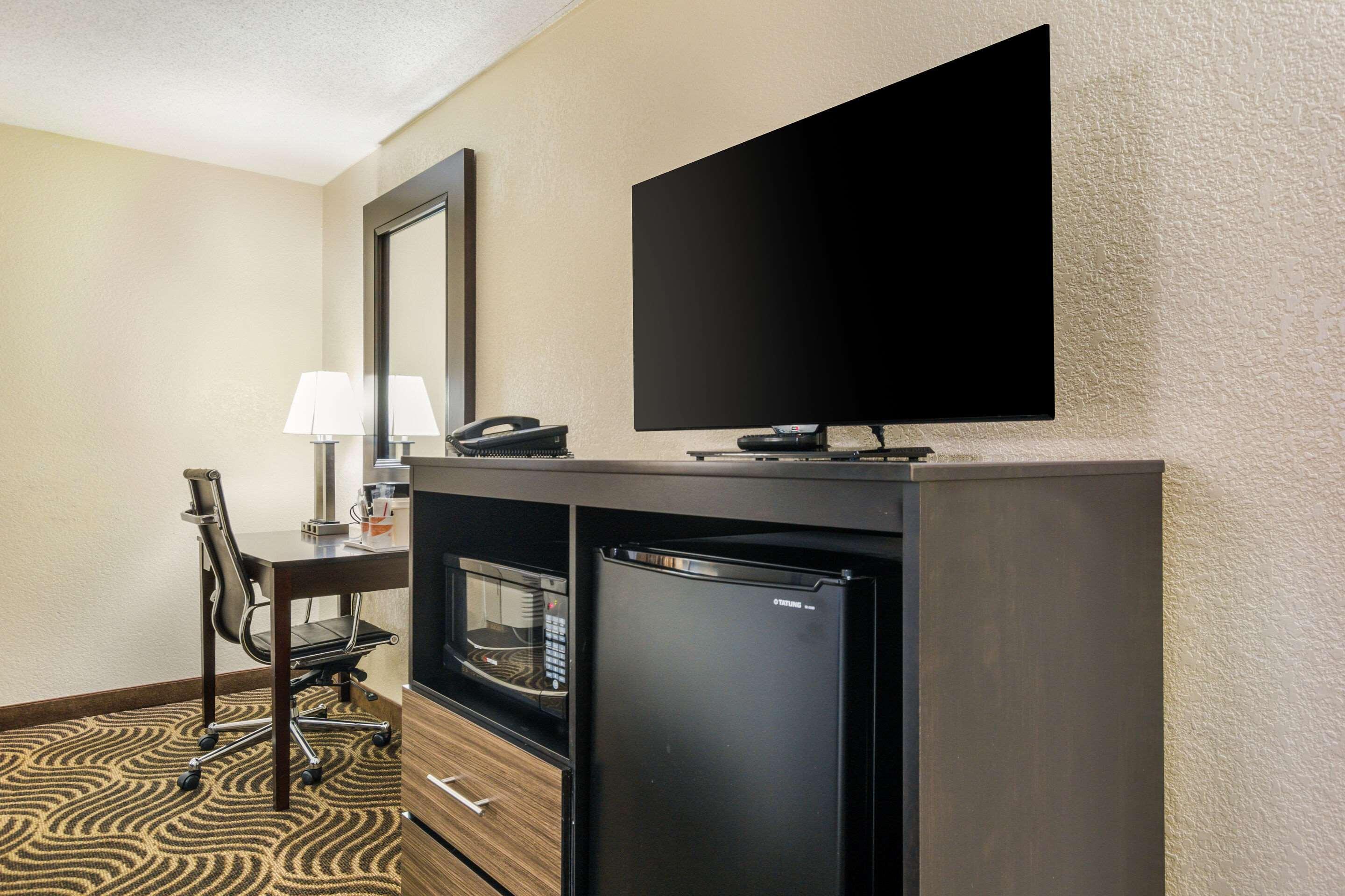 Quality Inn & Suites Florence - Cincinnati South Eksteriør billede